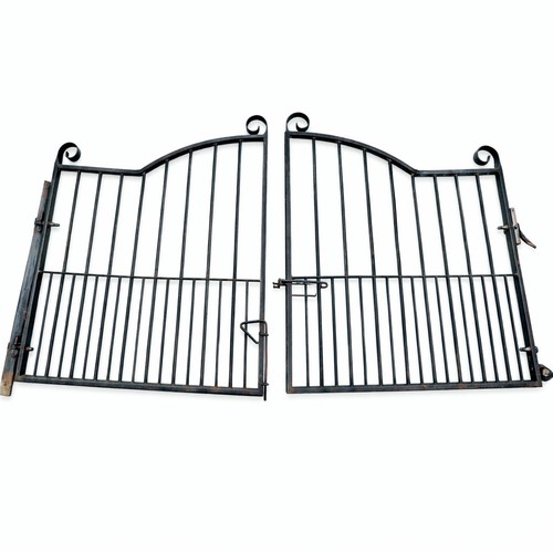 Pair metal driveway - metal,